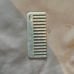 Cute hair comb